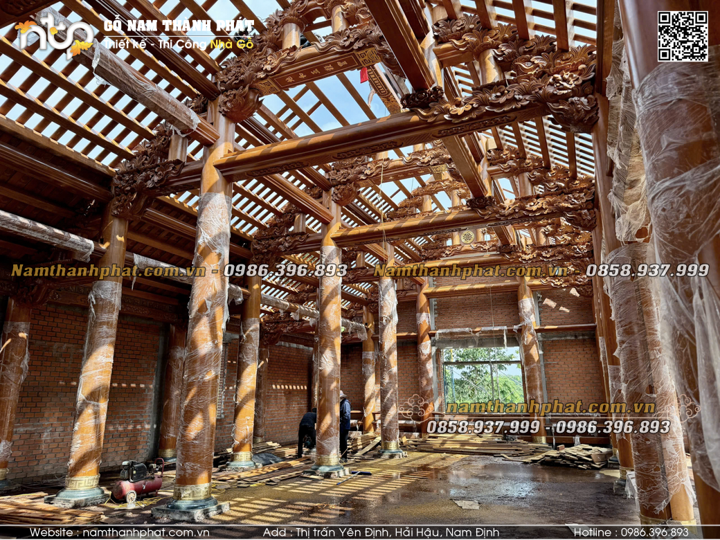 Lắp dựng nhà gỗ 5 gian siêu khủng